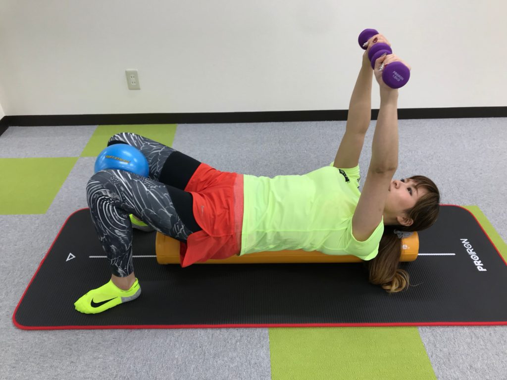 衝撃 99 の人が知らない超簡単バストアップ法 1カップupします 広島市中区紙屋町 分筋トレジム くびれサーキット